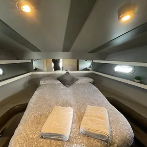  Bateau-hôtel Confortable Yatch